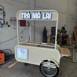 Xe ba bánh bán trà