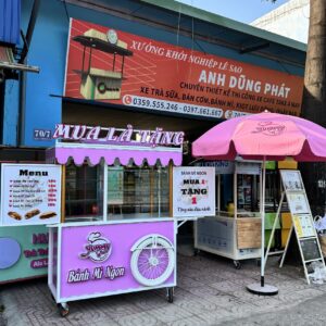Quầy xe bán bánh mì